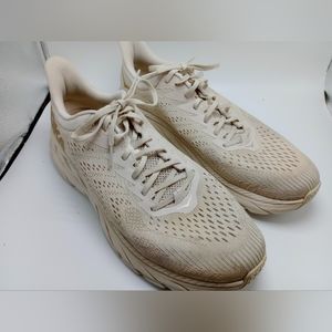 Hoka One One Clifton 7 mens 14, in very nice condition. Almond.